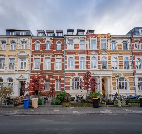 colorful-grunderzeit-houses-in-poppelsdorf-distric-2023-11-27-05-02-32-utc